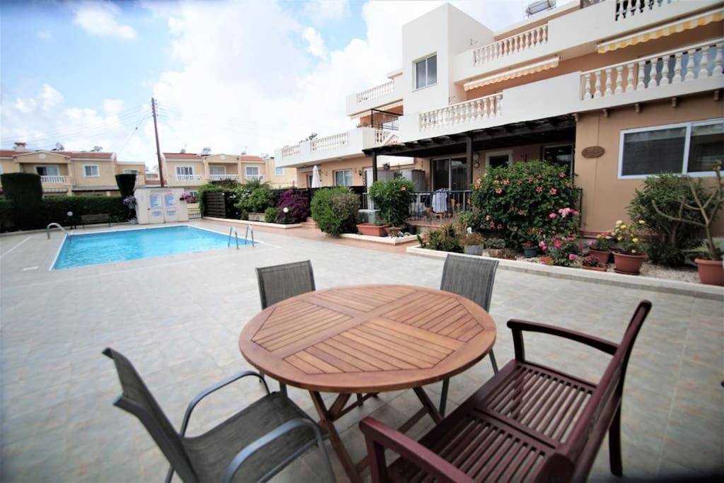 Apartman Pool-side 2 Bedroom In Paphos